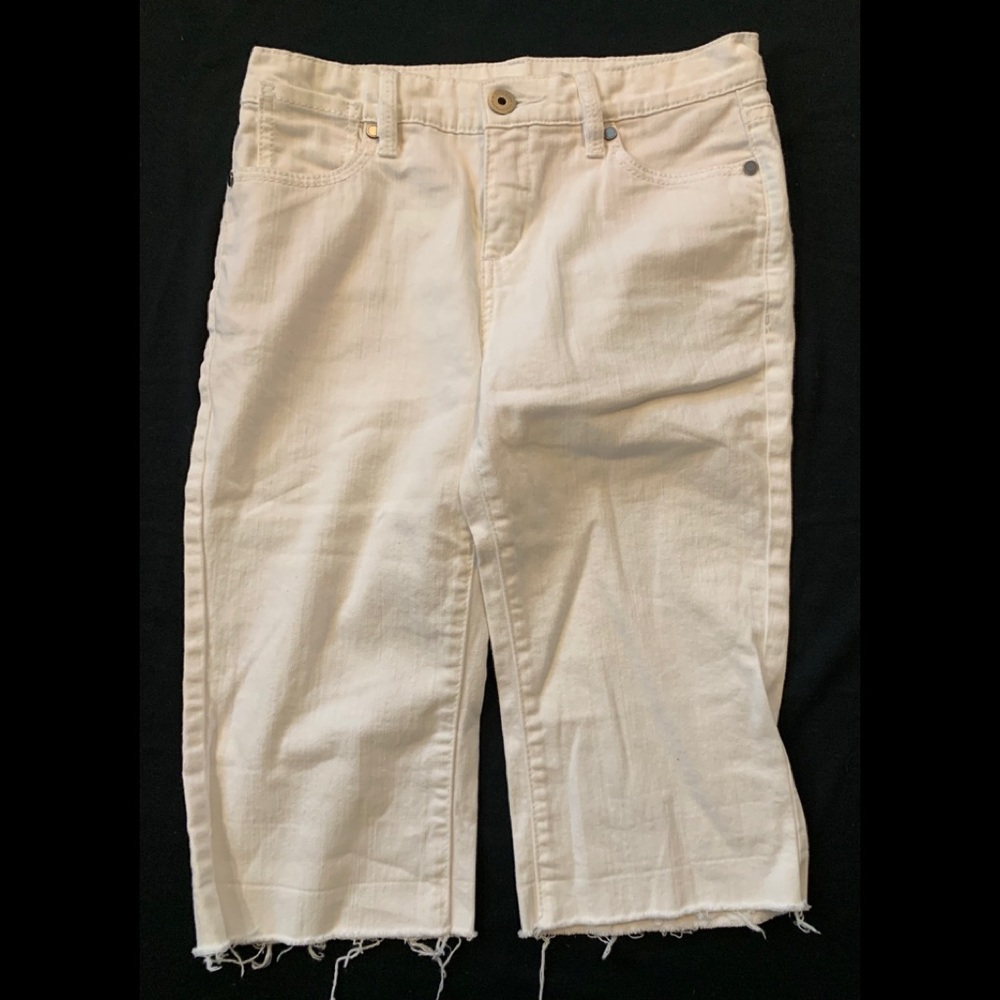 2 jeans bermuda style - white and medium washed